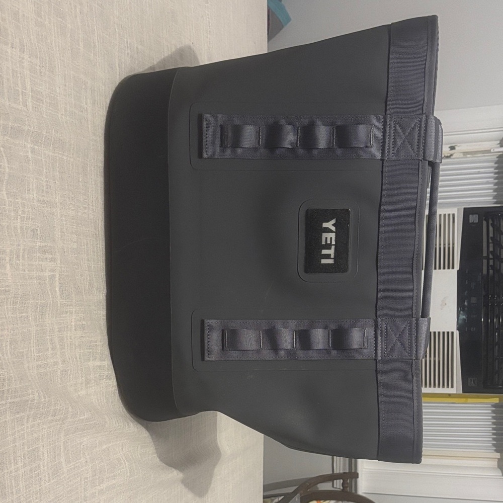 YETI Charcoal Camino 35